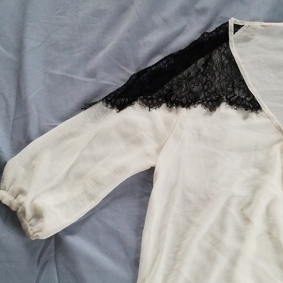 Blouse - Picture 2 of 2